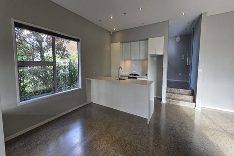 Photo of property in 73 Ridge View Crescent, Pukekohe, 2120