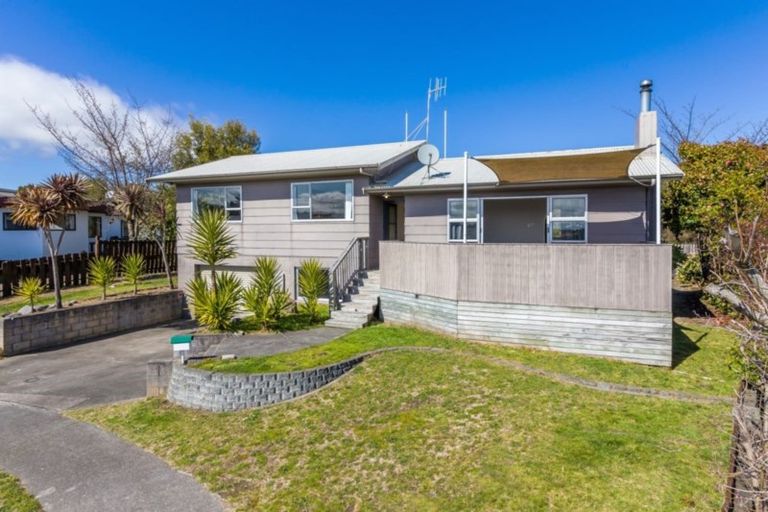 Photo of property in 14 Kempton Place, Richmond Heights, Taupo, 3330