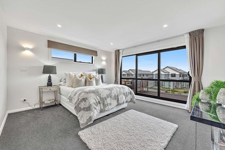 Photo of property in 2 Headsail Drive, Long Bay, Auckland, 0630