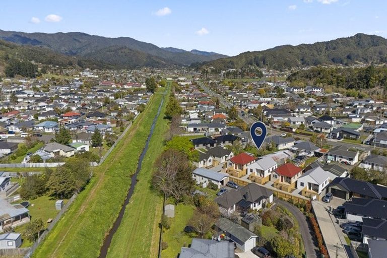 Photo of property in 4/5 Westminster Road, Wainuiomata, Lower Hutt, 5014