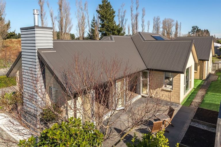 Photo of property in 32 Hakatere Road, Pegasus, 7612