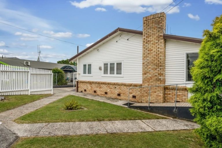 Photo of property in 68 Storey Avenue, Forest Lake, Hamilton, 3200