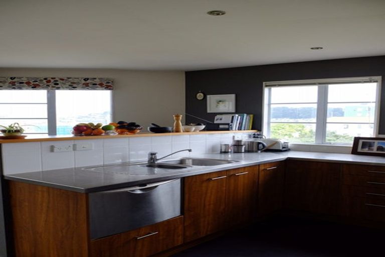 Photo of property in Winslow Apartments, 12/2 Ohiro Road, Aro Valley, Wellington, 6021