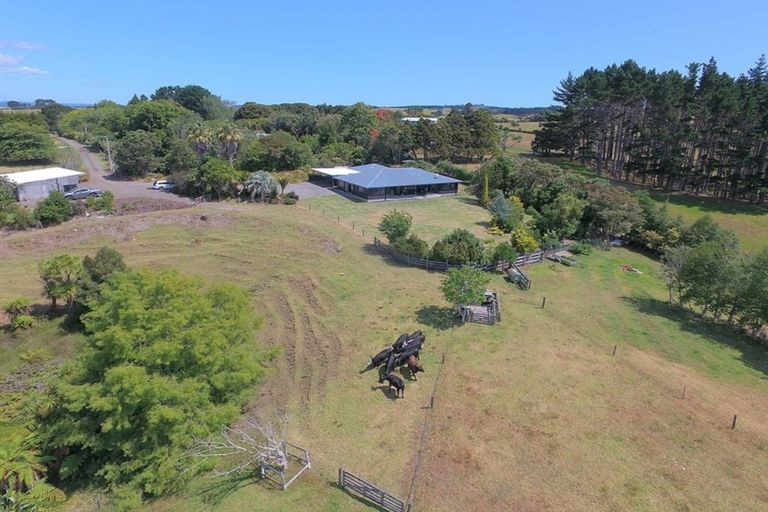 Photo of property in 166 Rimmer Road, Helensville, 0875