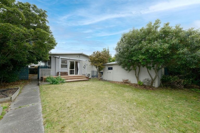 Photo of property in 16 Roslyn Avenue, Mairehau, Christchurch, 8052