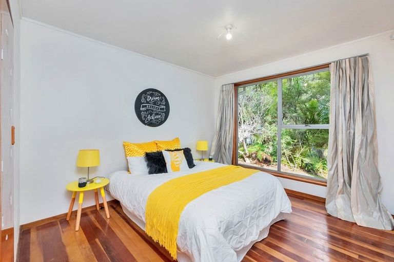 Photo of property in 18 Ngaio Road, Titirangi, Auckland, 0604