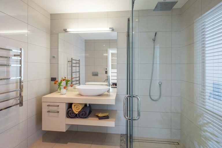 Photo of property in 74 Nimmo Avenue East, Waikanae, 5036