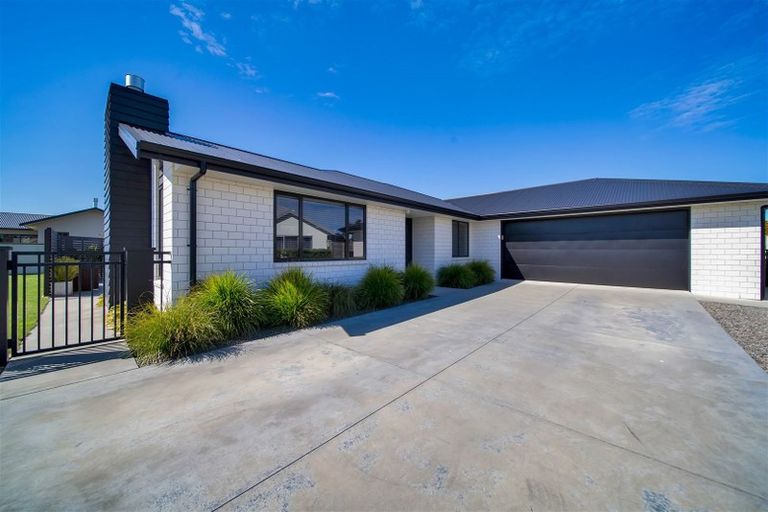 Photo of property in 4 Gleneagles Way, Waiwhakaiho, New Plymouth, 4312