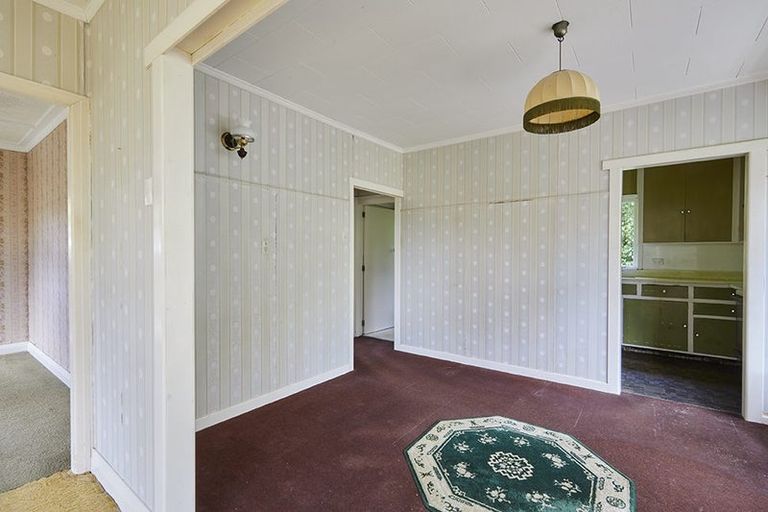 Photo of property in 37 Kopiko Road, Titirangi, Auckland, 0604