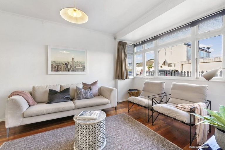 Photo of property in 15 Green Street, Newtown, Wellington, 6021