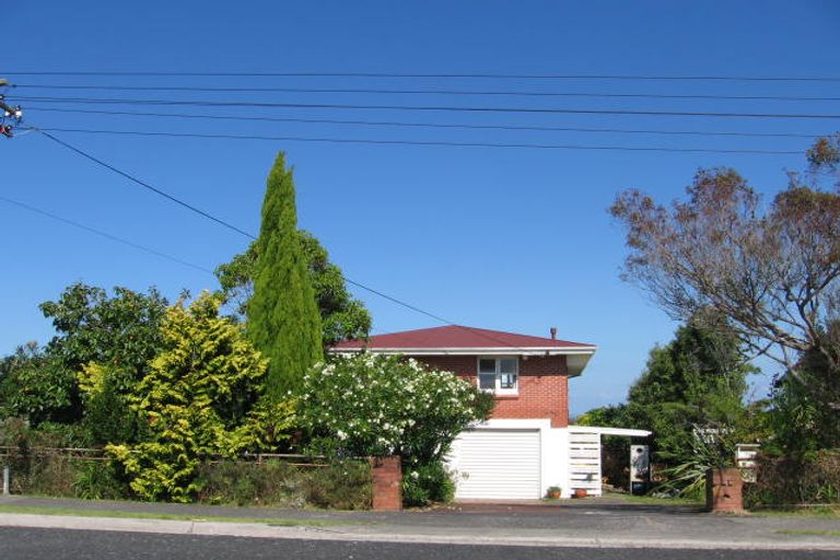 Photo of property in 10 Law Street, Torbay, Auckland, 0630