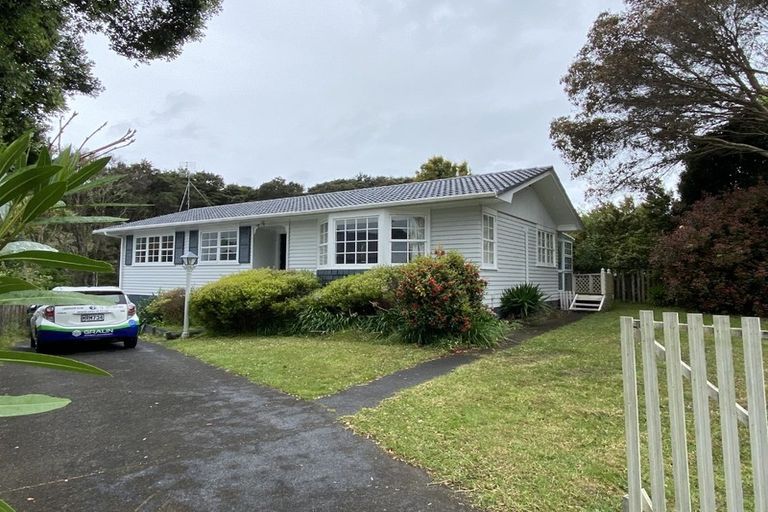 Photo of property in 32 Spinella Drive, Bayview, Auckland, 0629