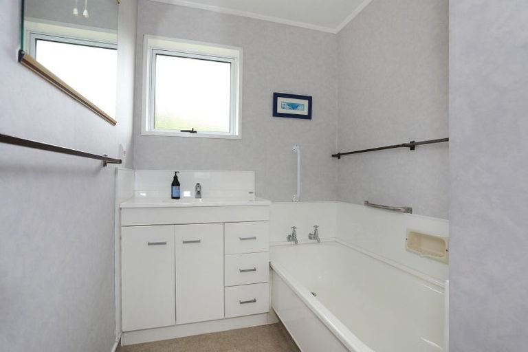 Photo of property in 4 Walker Crescent, Bulls, 4818