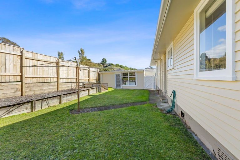 Photo of property in 15 Nash Street, Marfell, New Plymouth, 4310