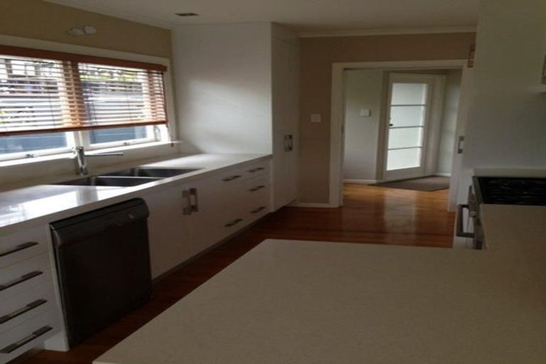 Photo of property in 2/26 Alexander Street, Cockle Bay, Auckland, 2014