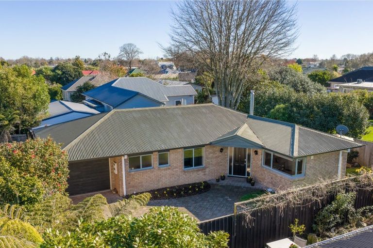 Photo of property in 8 Bowen Street, Cambridge, 3434