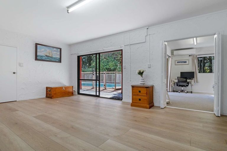 Photo of property in 8 Deodar Place, Totara Heights, Auckland, 2105