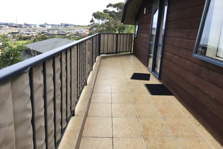 Photo of property in 46 Ballymore Drive, Pinehill, Auckland, 0632