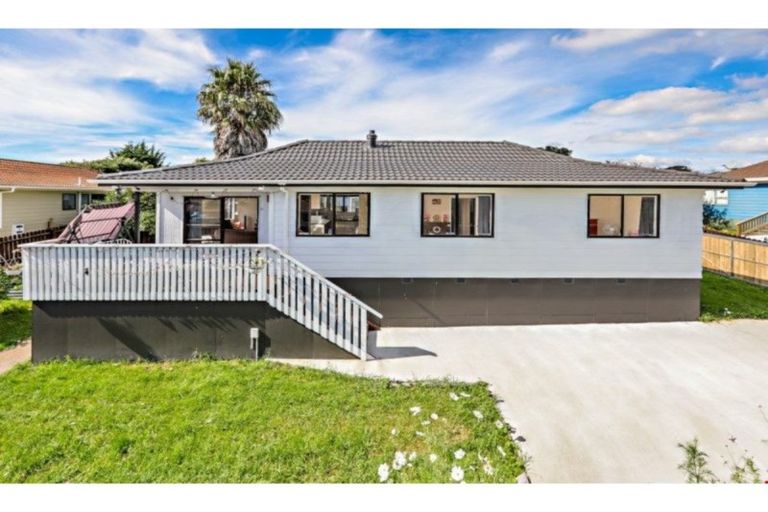 Photo of property in 3/43 Taitimu Drive, Weymouth, Auckland, 2103