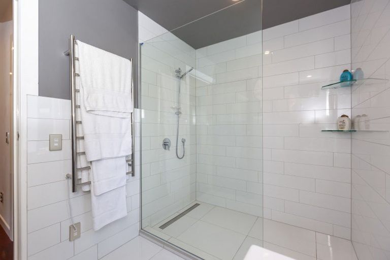 Photo of property in 105 Waterfall Road, Paraparaumu, 5032