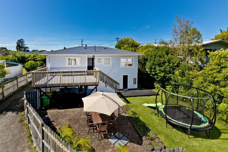 Photo of property in 38 Woodside Road, Massey, Auckland, 0614