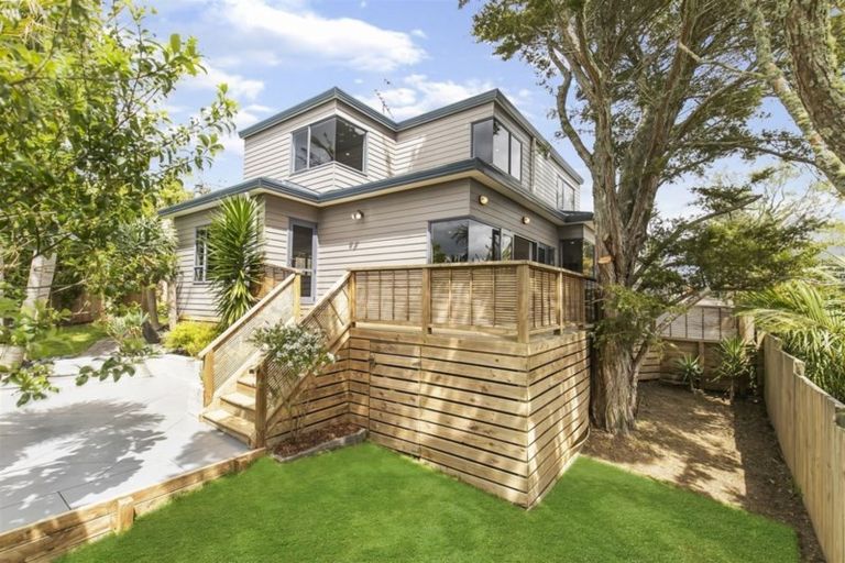 Photo of property in 2/93 Stanley Road, Glenfield, Auckland, 0629