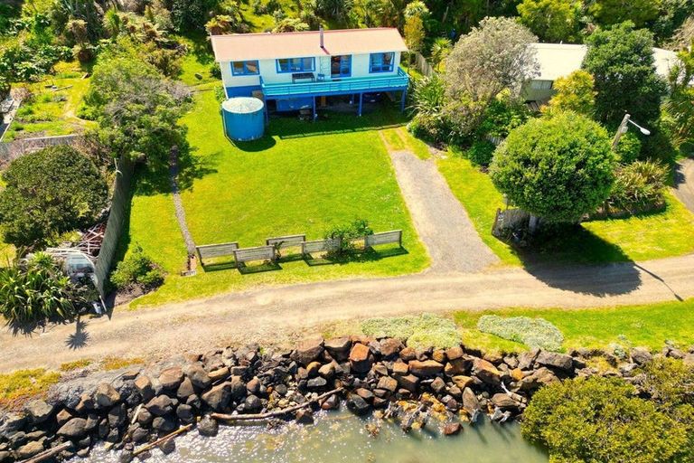 Photo of property in 24 Koutu Beach Road, Opononi, Kaikohe, 0473
