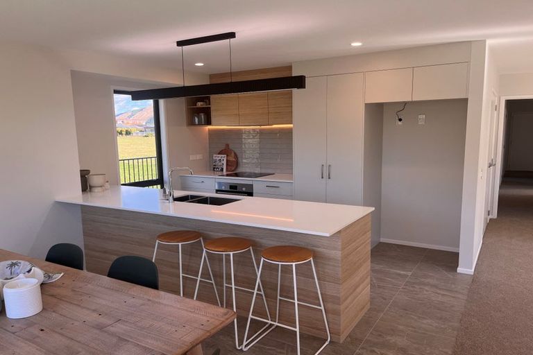 Photo of property in 100 Waipunahau Road, Waikanae, 5036