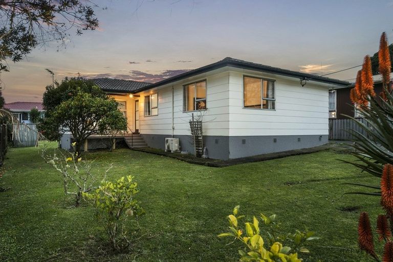 Photo of property in 110 Parrs Cross Road, Sunnyvale, Auckland, 0612