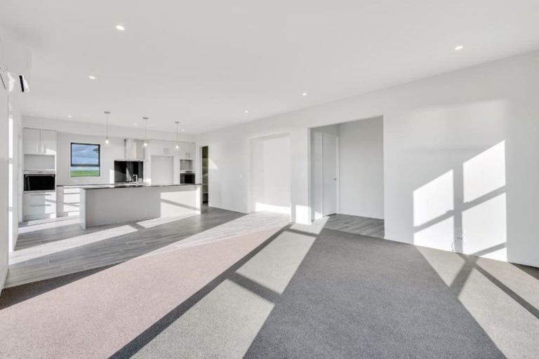 Photo of property in 24 Dame Nganeko Drive, Glenbrook, 2681