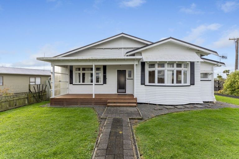 Photo of property in 2 Fagan Street, Sanson, 4817