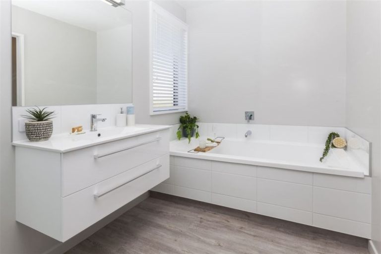 Photo of property in 3 Ciaran Close, Broomfield, Christchurch, 8042