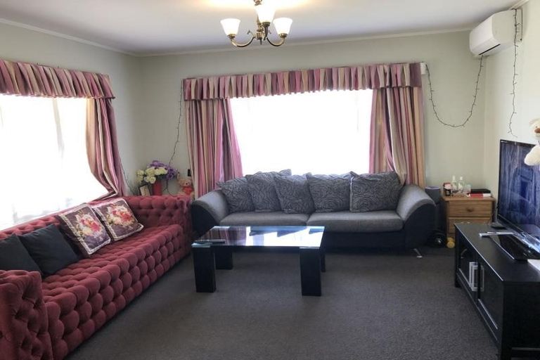 Photo of property in 1 Fairfield Avenue, Fairfield, Lower Hutt, 5011