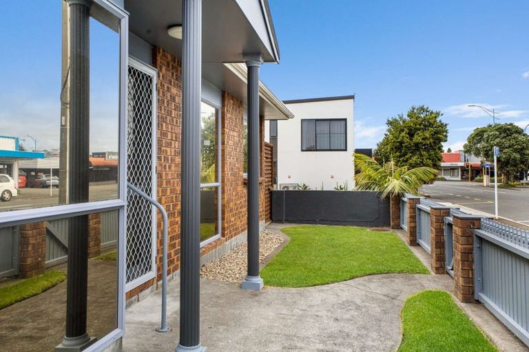 Photo of property in 4/49 Sackville Street, Fitzroy, New Plymouth, 4312