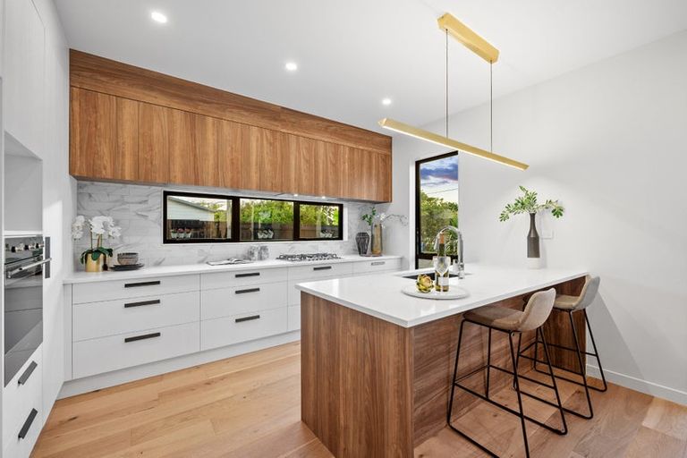 Photo of property in 41a Sunnynook Road, Forrest Hill, Auckland, 0620