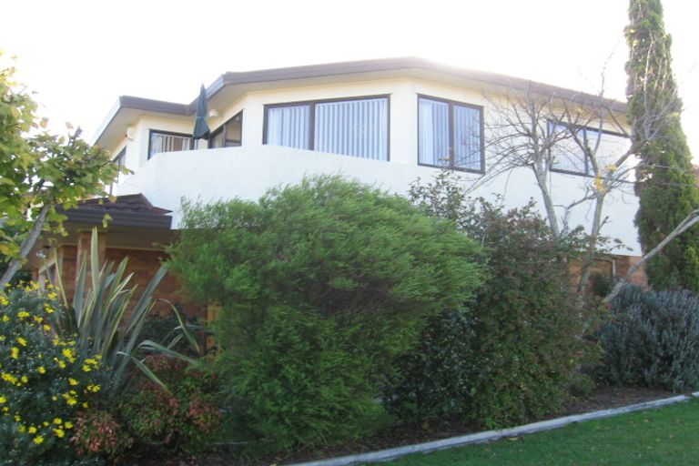 Photo of property in 1/1 Bluefin Way, West Harbour, Auckland, 0618