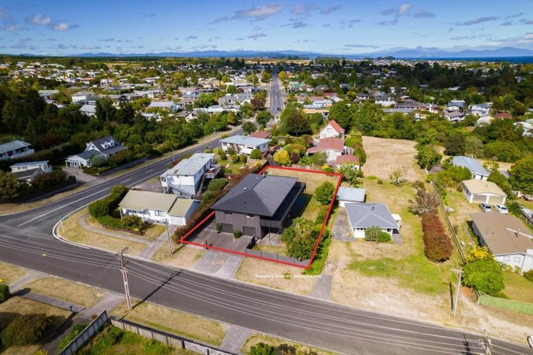 Photo of property in 19 Ingle Avenue, Waipahihi, Taupo, 3330