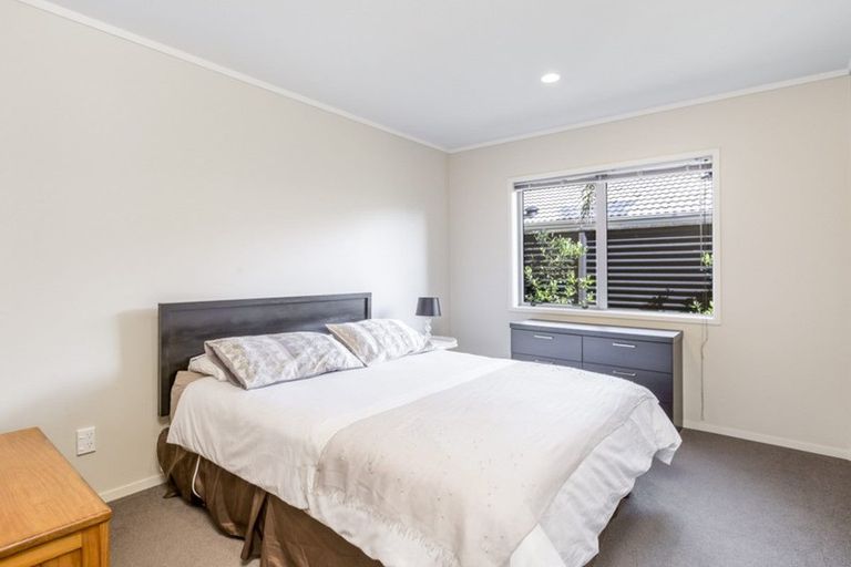 Photo of property in 1 Montmere Avenue, Te Atatu Peninsula, Auckland, 0610