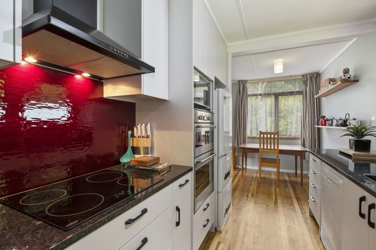 Photo of property in 104 Pinehaven Road, Pinehaven, Upper Hutt, 5019