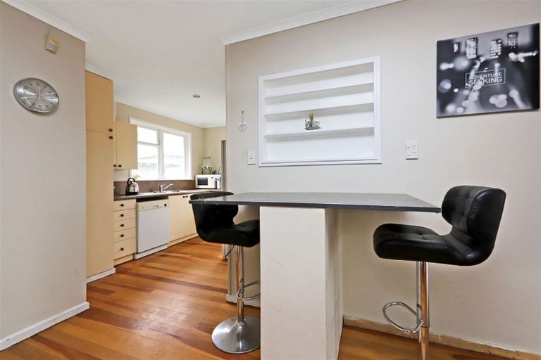 Photo of property in 1011 Hood Street, Mayfair, Hastings, 4122