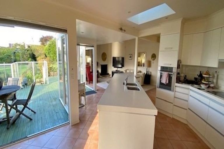 Photo of property in 36 Caithness Place, Farm Cove, Auckland, 2012