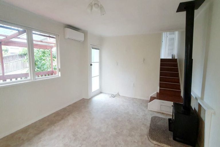 Photo of property in 13 Vina Place, Massey, Auckland, 0614