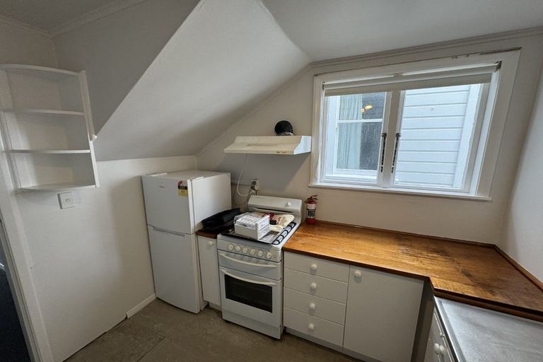 Photo of property in 102 Tinakori Road, Thorndon, Wellington, 6011