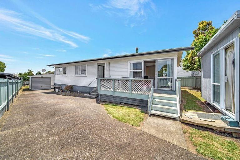 Photo of property in 23 Kemble Close, Mangere, Auckland, 2022