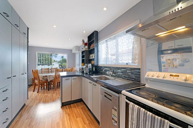 Photo of property in 4 Seakens Way, Glen Eden, Auckland, 0602