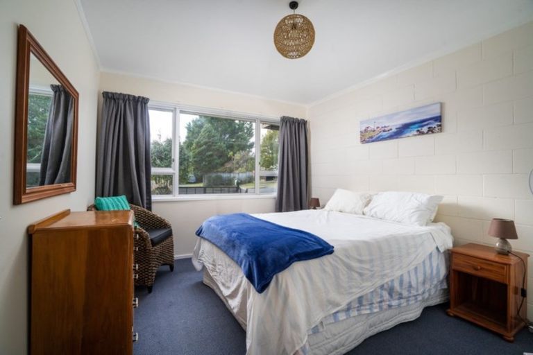 Photo of property in 6 Rainbow Drive, Rainbow Point, Taupo, 3330