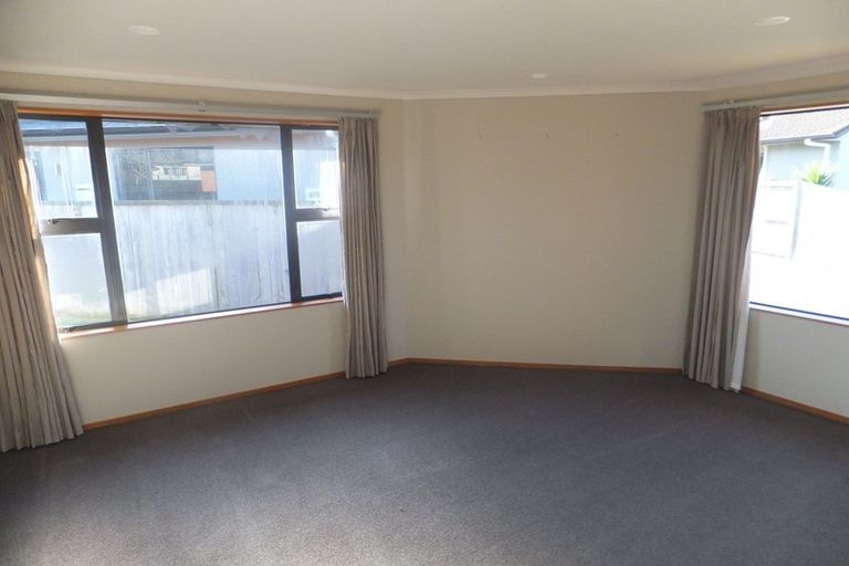 Photo of property in 16 Gibbston Close, Huntington, Hamilton, 3210