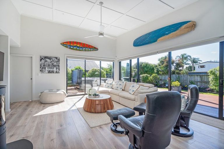 Photo of property in 10 Voyager Place, Cooks Beach, Whitianga, 3591