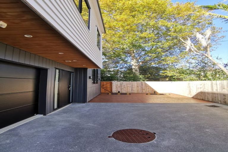 Photo of property in 57e Hogans Road, Glenfield, Auckland, 0629