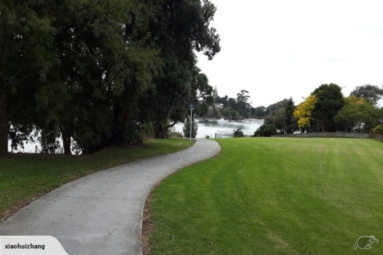 Photo of property in 2/27 Kerswill Place, Pakuranga, Auckland, 2010